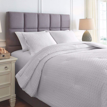 Picture of Maurilio 3-Piece King Comforter Set