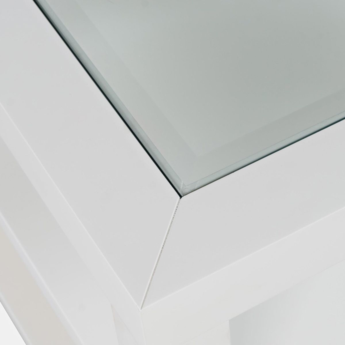 Picture of URBAN ICON WHITE END TABLE