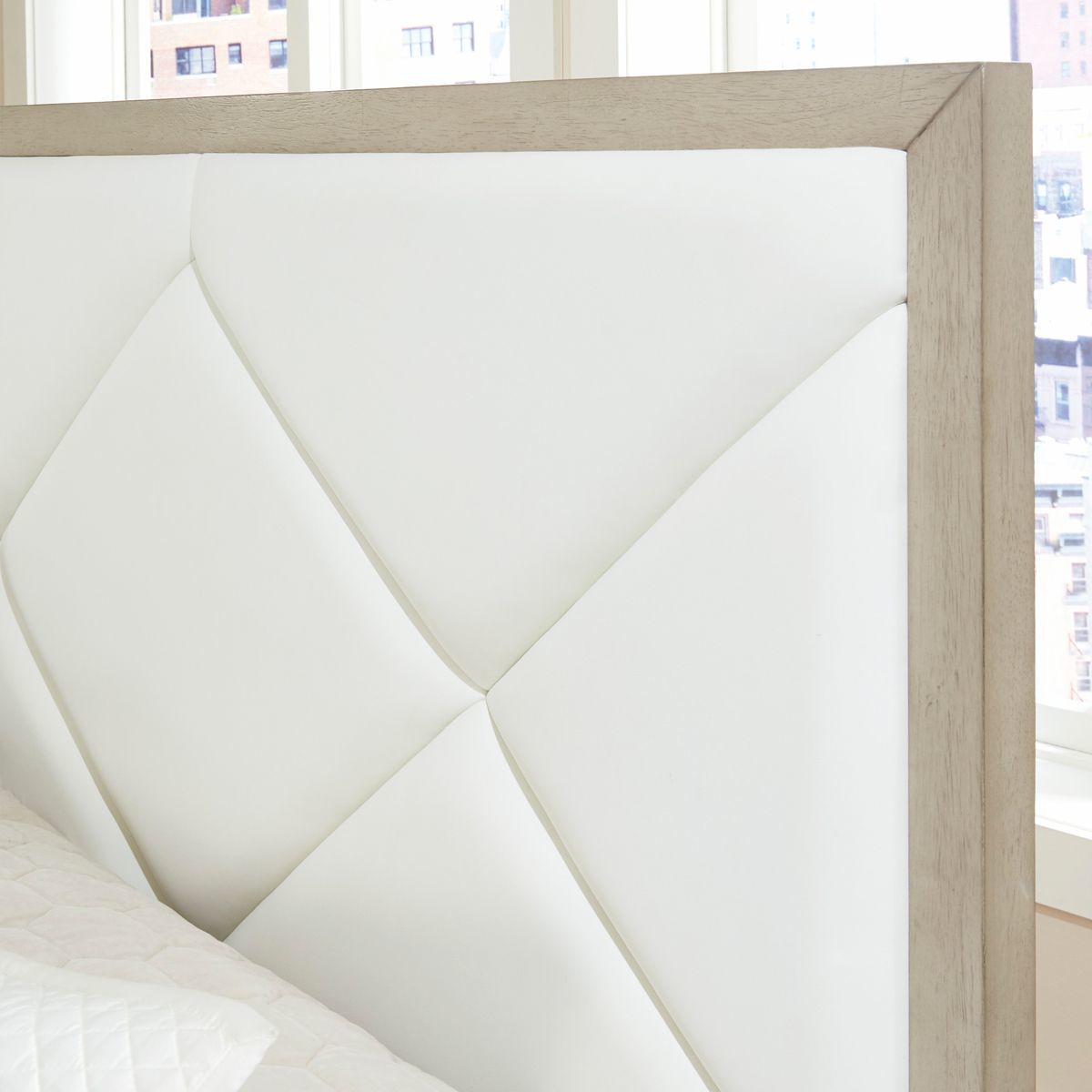 Picture of BEVERLY QUEEN BED