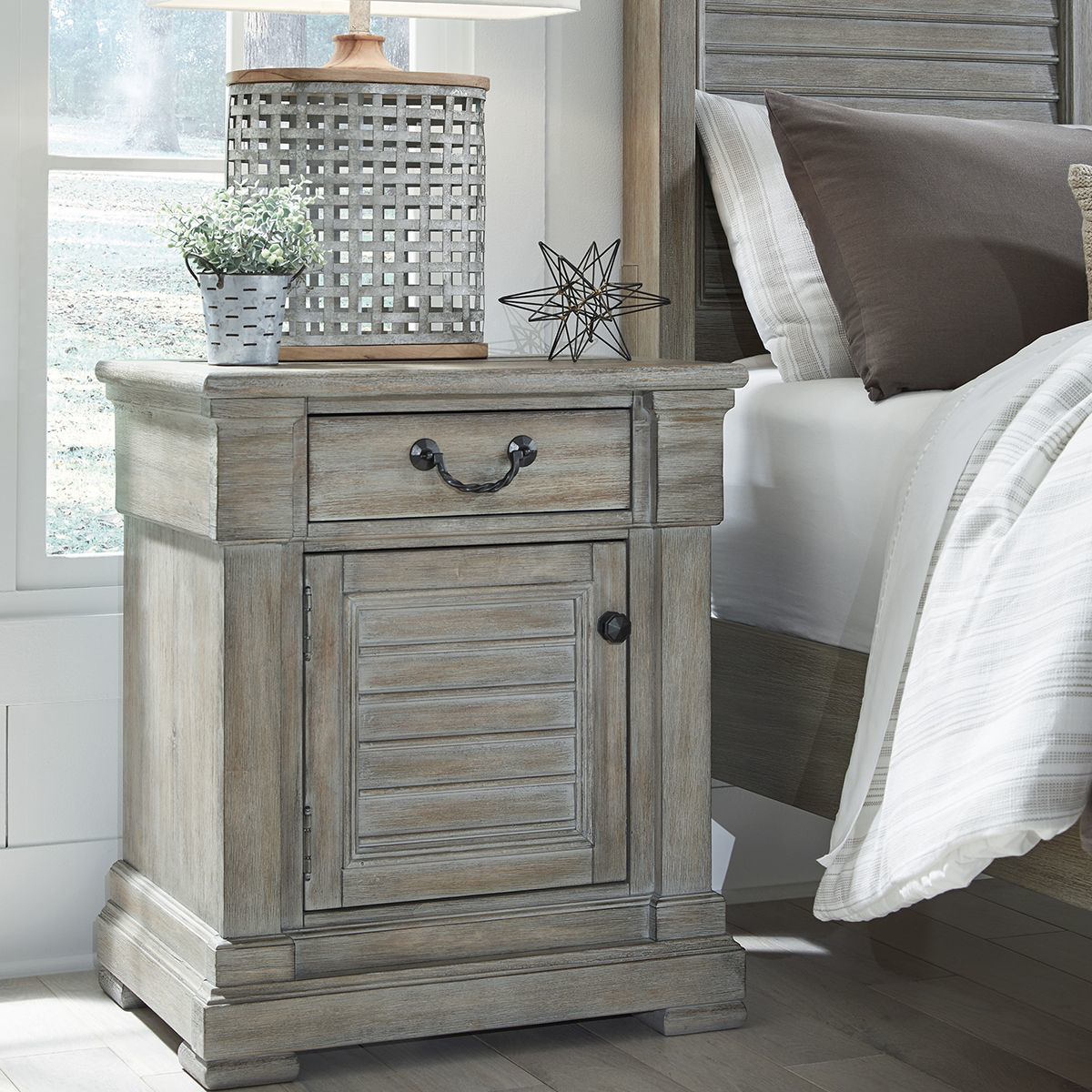 Picture of ANTIQUITY BISQUE NIGHTSTAND