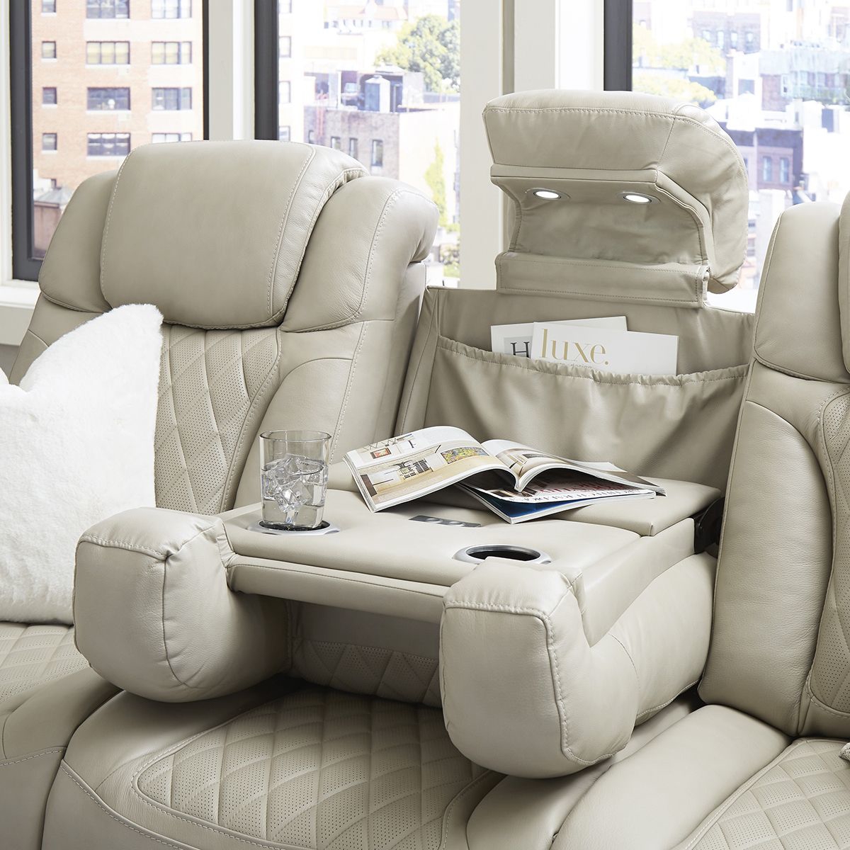 Picture of STRIKER CREAM PWR SOFA