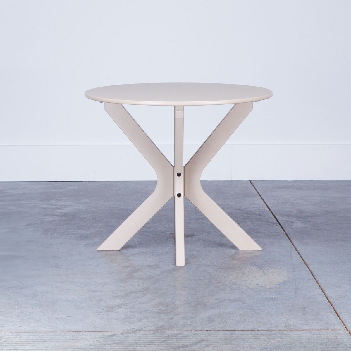Picture of 23" ROUND END TABLE