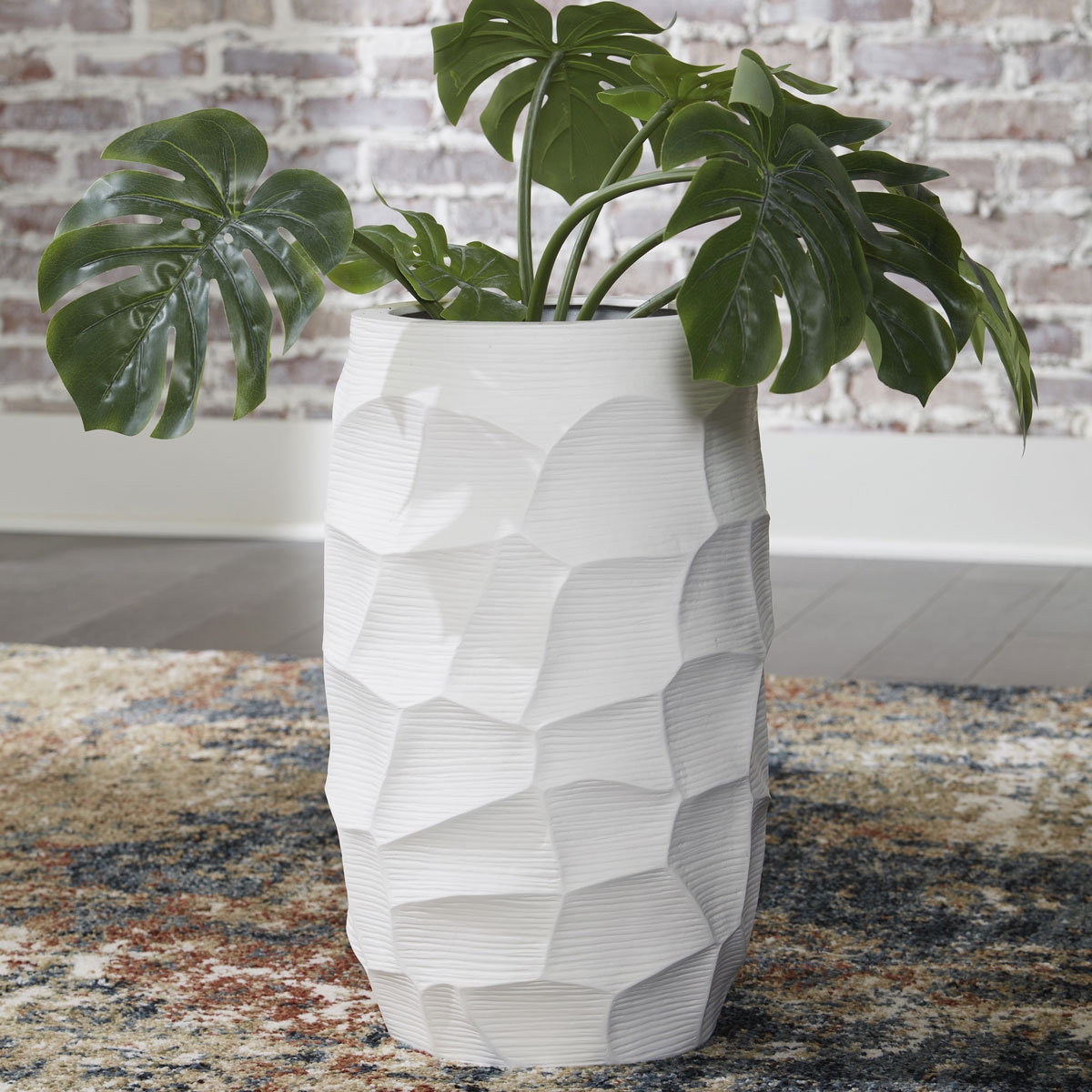 Picture of PATENLEIGH WHT TEXTURED VASE