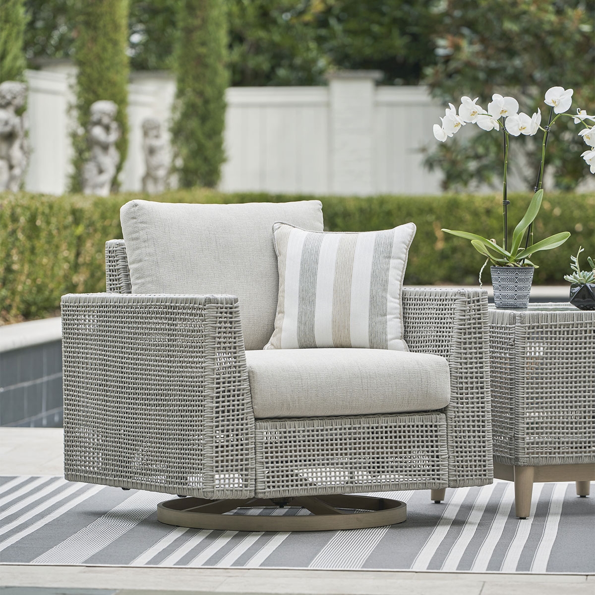 Picture of SETON CREEK SWIVEL LOUNGE CHR