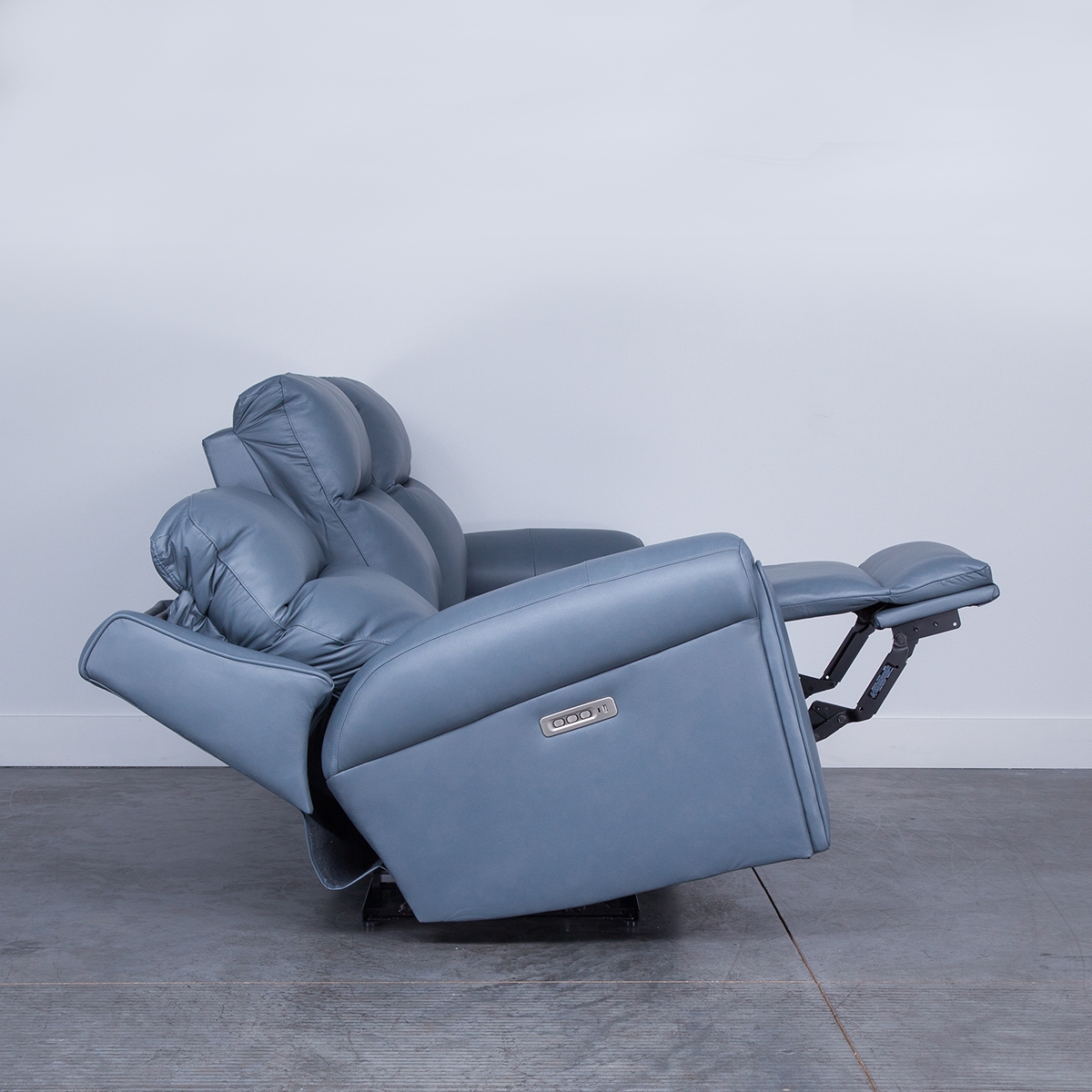 Picture of BELLINGHAM SOFA W/PHR/LUMB