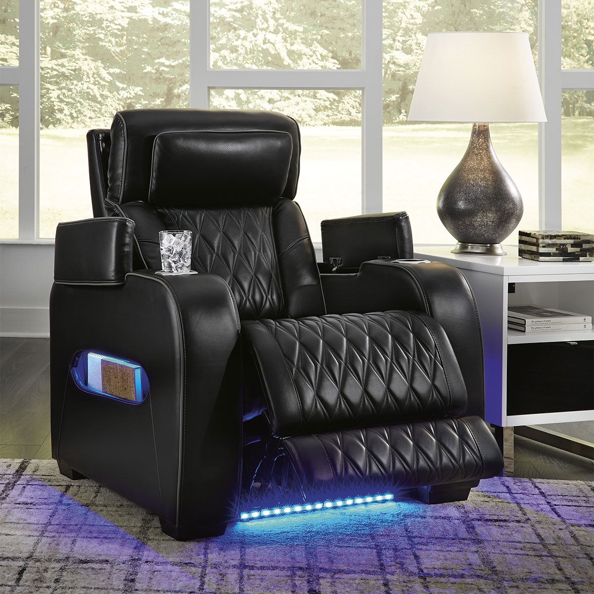 Picture of OPTIMUS BLACK RECLINER W/POWER HEADREST