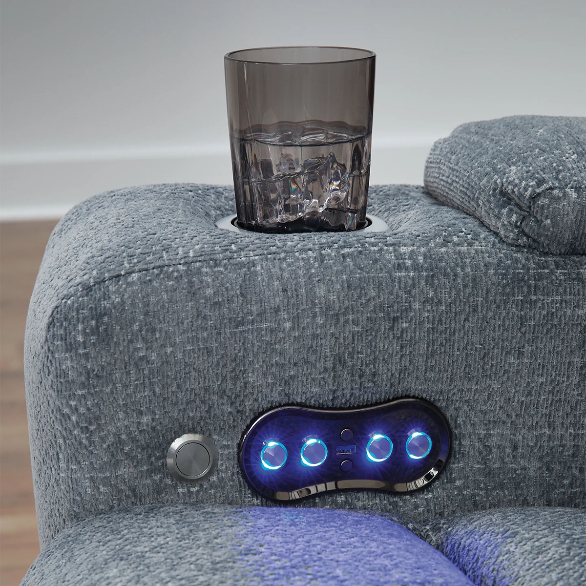 Picture of STUDIO CAVE NUVELLA RECLINER W/ POWER HEADREST