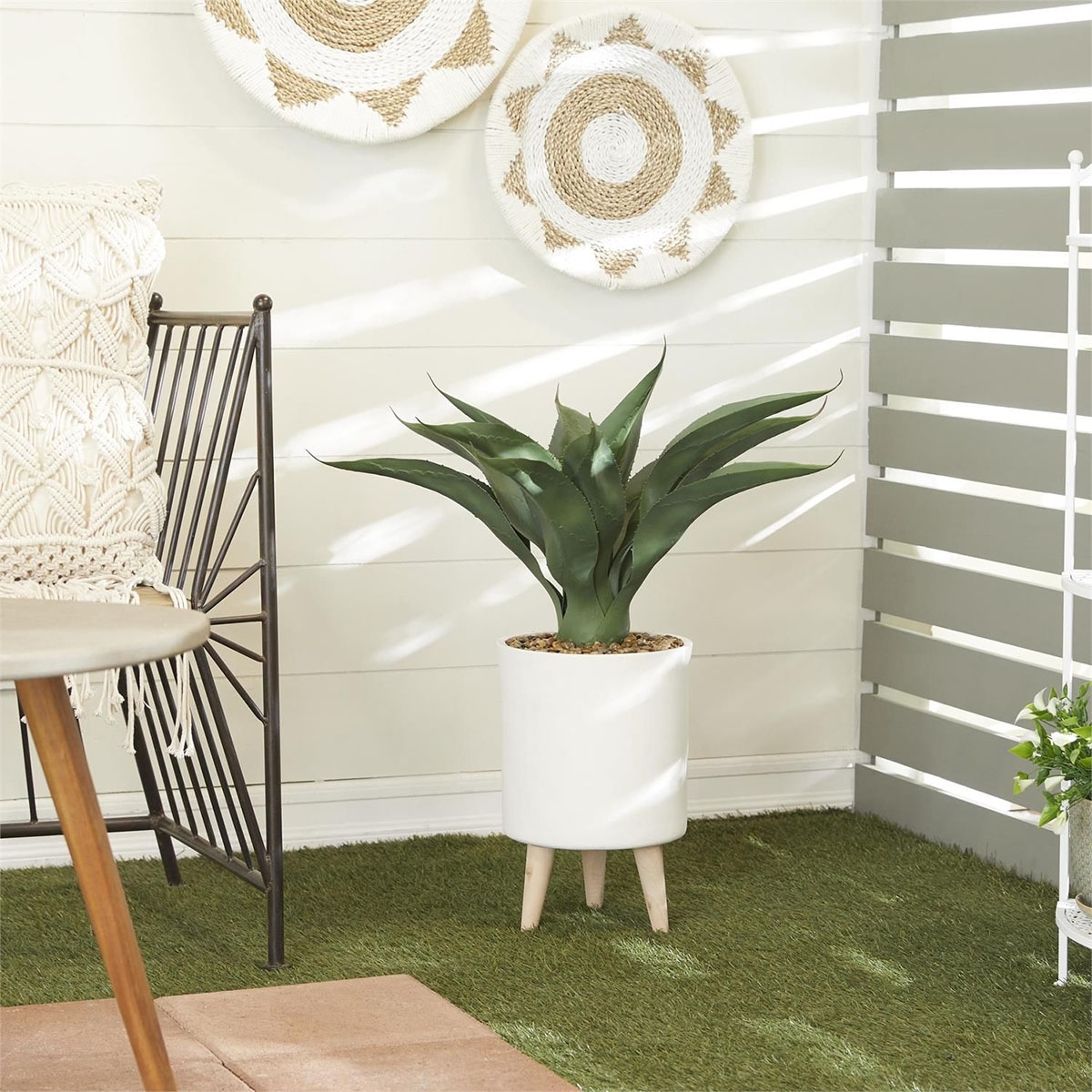 Picture of 32" FOLIAGE IN WHITE PLANTER STAND